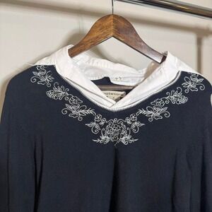 Notations Black Sweater With White Collar and Flower Embroidery Size Medium 90s